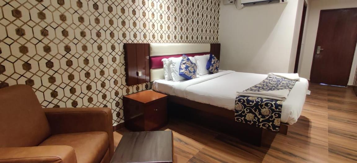 Hotel Rainbow International Shamshabad Хидерабад Екстериор снимка
