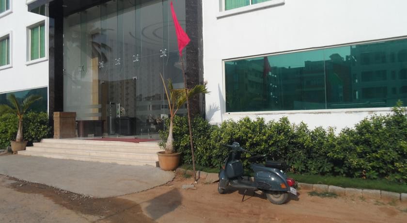 Hotel Rainbow International Shamshabad Хидерабад Екстериор снимка