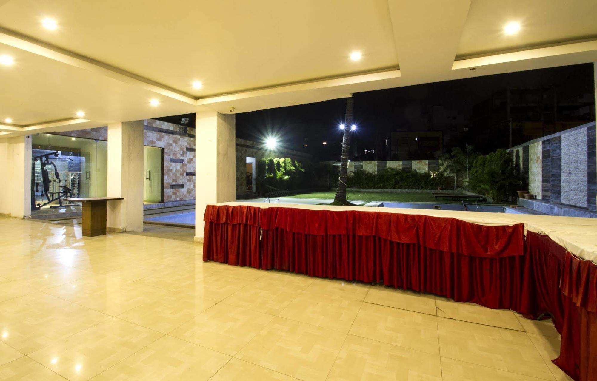 Hotel Rainbow International Shamshabad Хидерабад Екстериор снимка