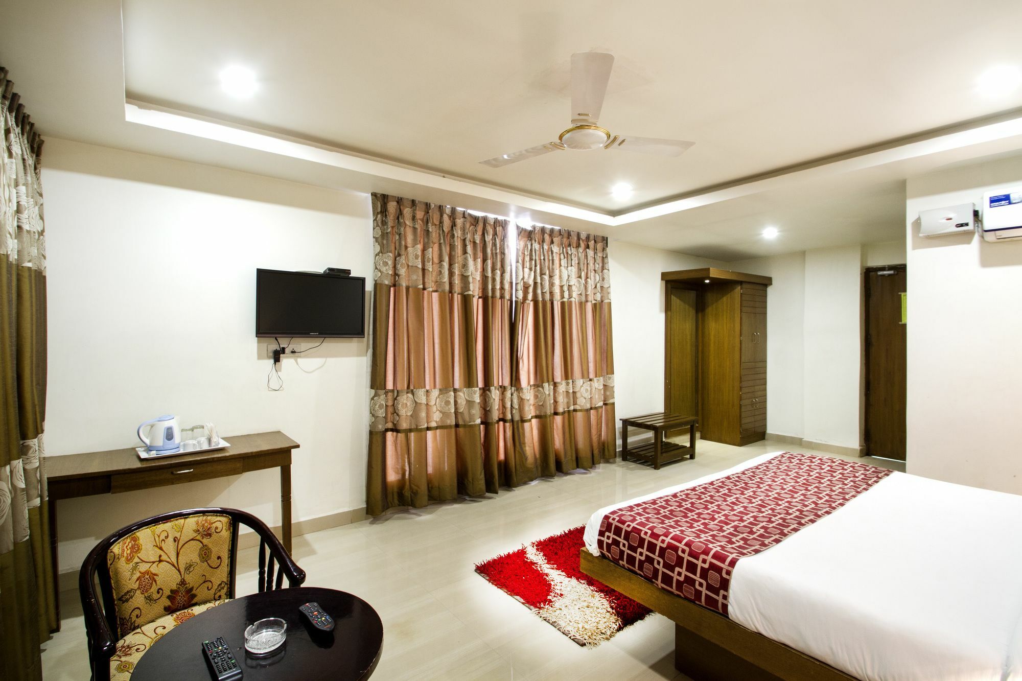 Hotel Rainbow International Shamshabad Хидерабад Екстериор снимка
