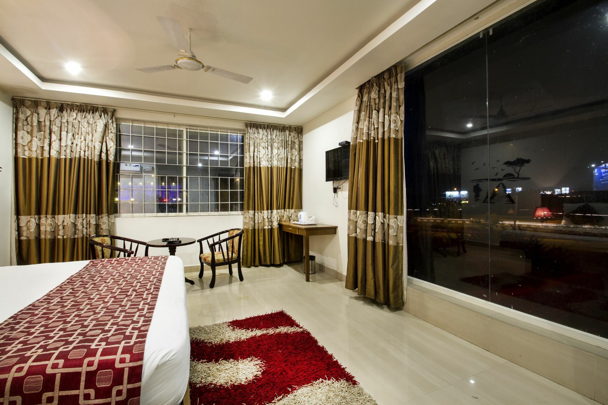 Hotel Rainbow International Shamshabad Хидерабад Екстериор снимка